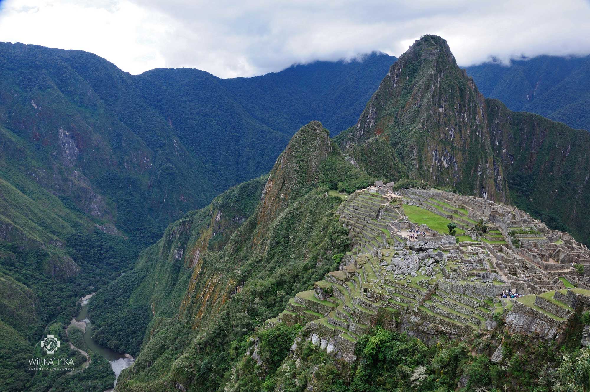 Machu-Picchu-&-Urubamba-River-w